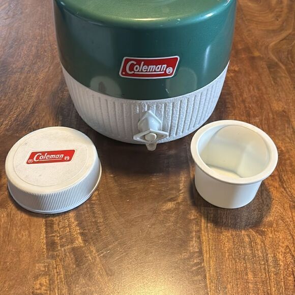 Vintage 1970’s Coleman Green 1 Gallon Water Cooler with Handle And Spigot - Picture 4 of 9
